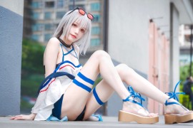 泳装斯卡蒂~