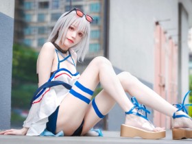 泳装斯卡蒂~
