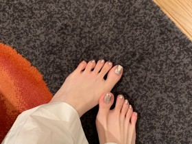 秋冬超显白的魔镜粉美甲