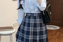 jk搭黑丝好绝！终于找到满意的0D黑丝了