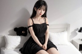 黑色性感连衣裙，女孩尽显魅力！