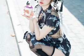 发现一只奶凶奶凶的小野猫！