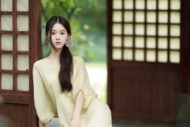 古书里的颜如玉便是如此吧