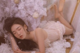 极品美女薄纱吊带裙诱惑性感写真