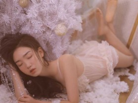 极品美女薄纱吊带裙诱惑性感写真